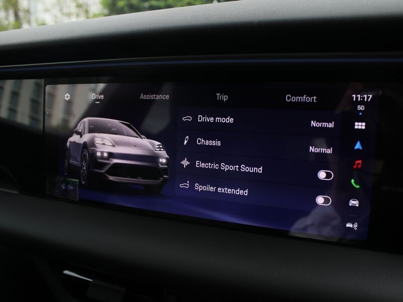 More views of Porsche Macan