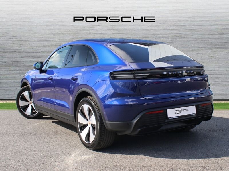 More views of Porsche Macan