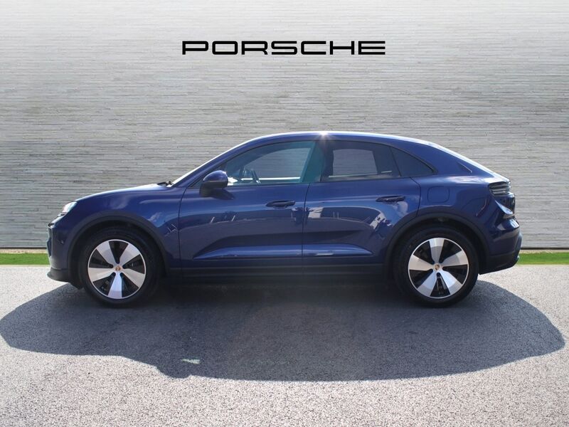 More views of Porsche Macan