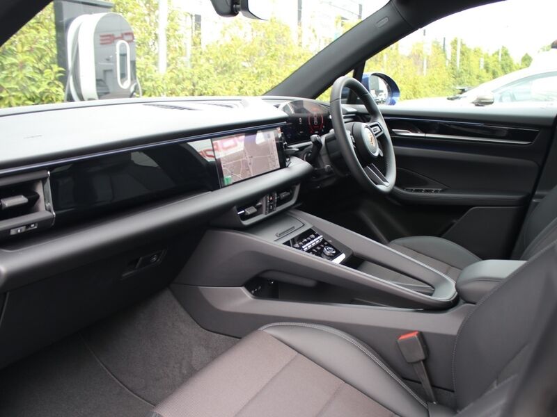 More views of Porsche Macan