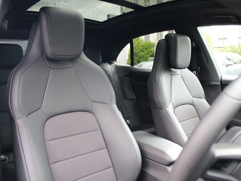 More views of Porsche Macan