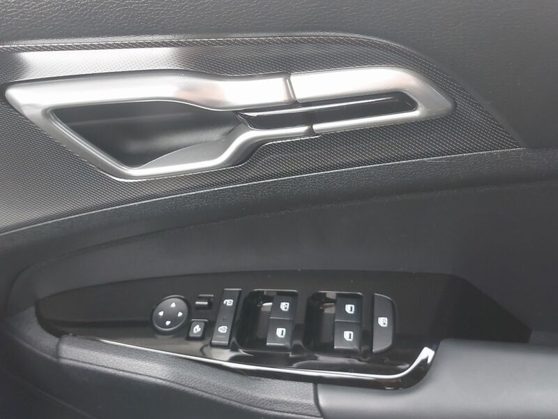 More views of Kia Sportage