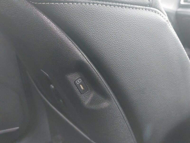 More views of Kia Sportage