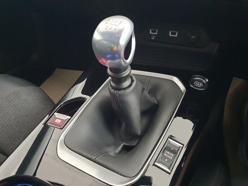 More views of Peugeot 508