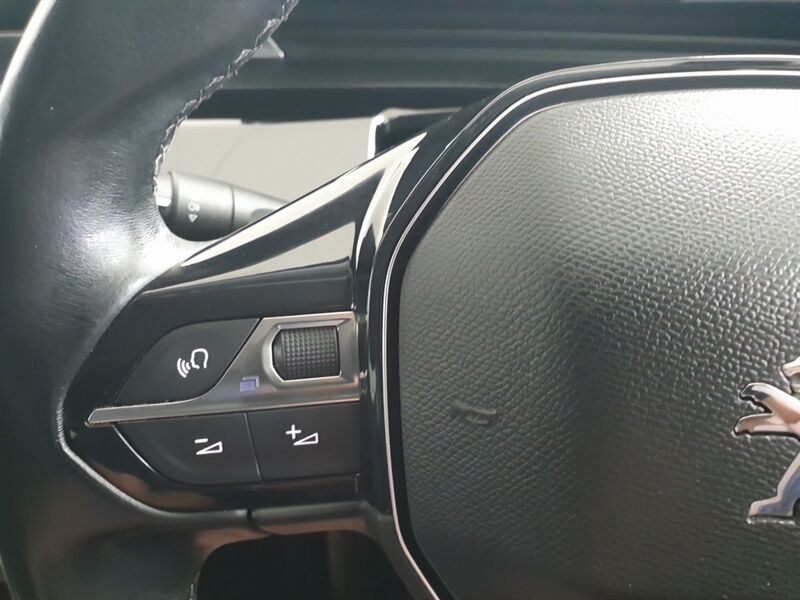 More views of Peugeot 508