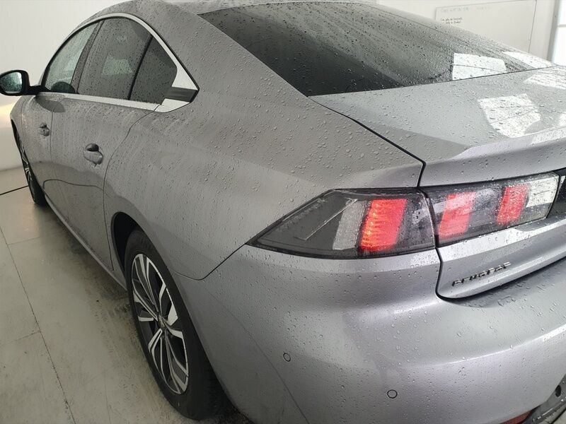 More views of Peugeot 508