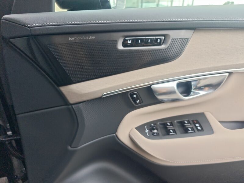 More views of Volvo XC90