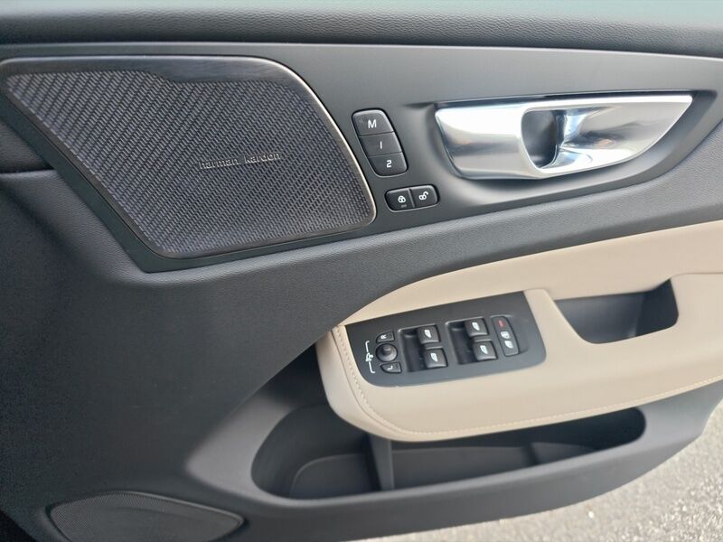 More views of Volvo XC60