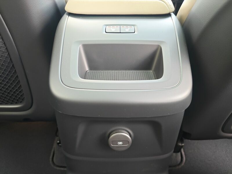 More views of Volvo XC60