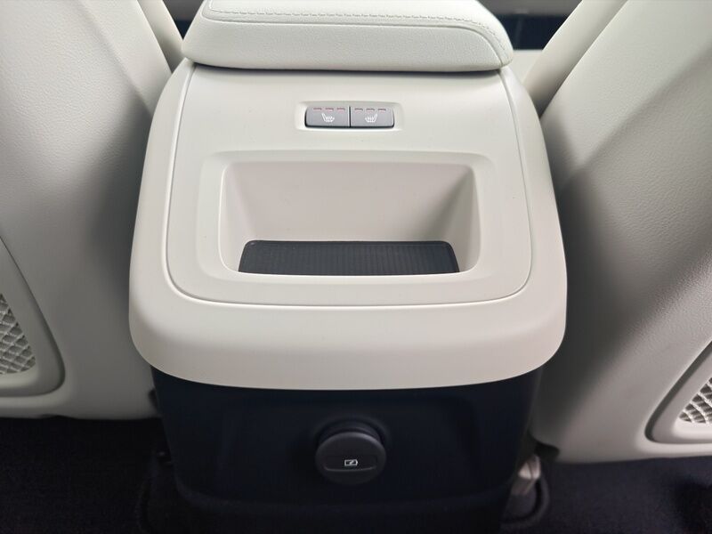 More views of Volvo XC60