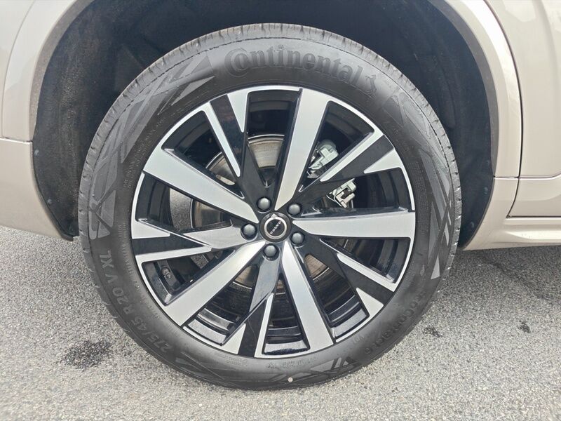 More views of Volvo XC90