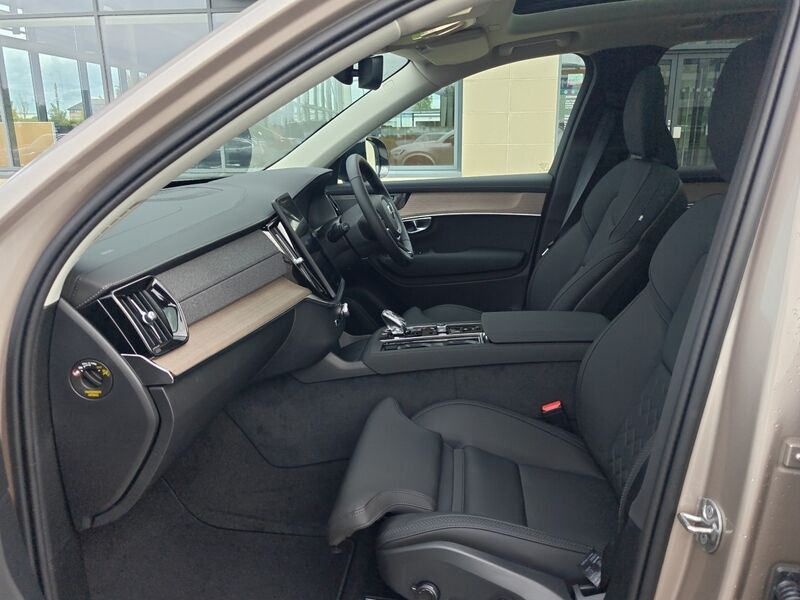 More views of Volvo XC90