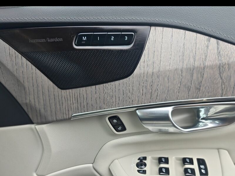 More views of Volvo XC90