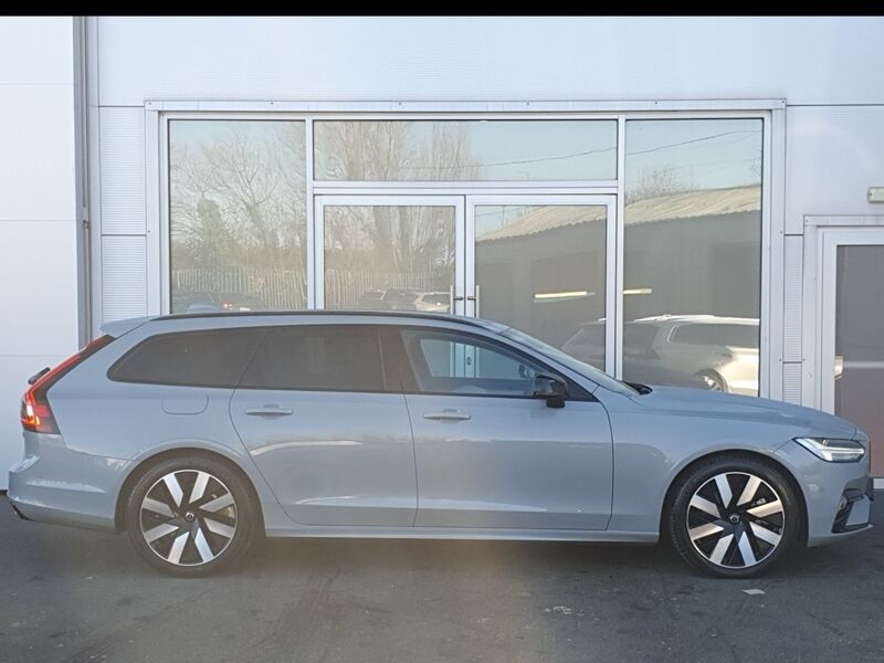 More views of Volvo V90