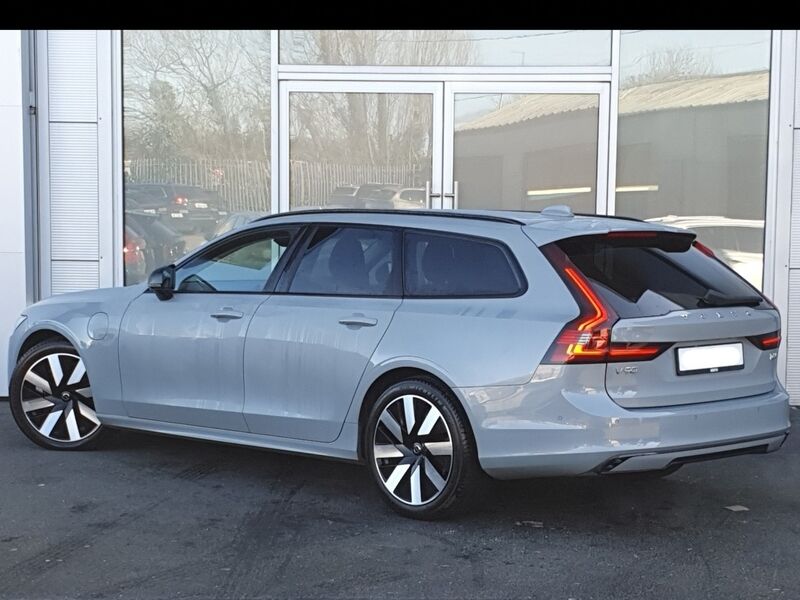 More views of Volvo V90