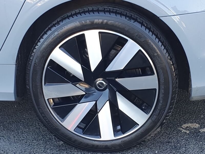 More views of Volvo V90