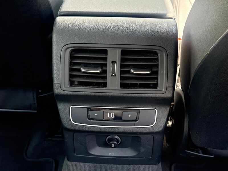 More views of Audi Q5
