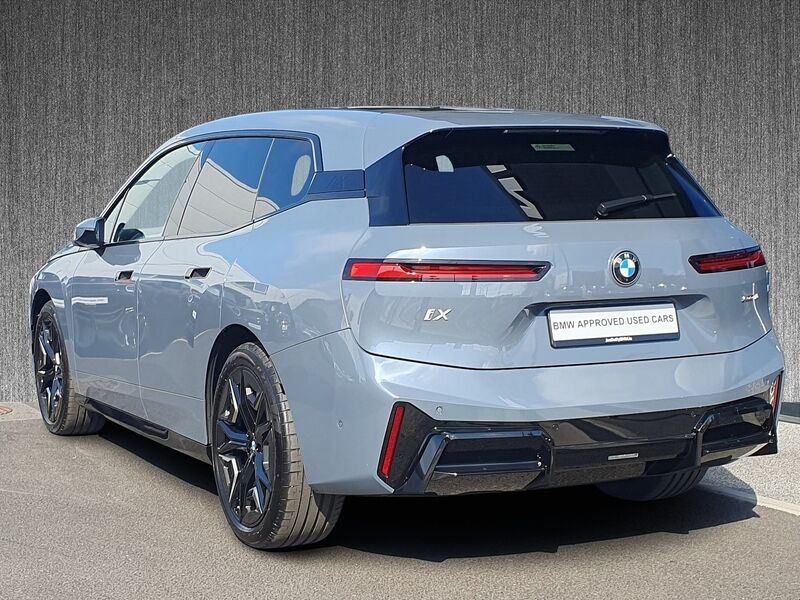 More views of BMW iX