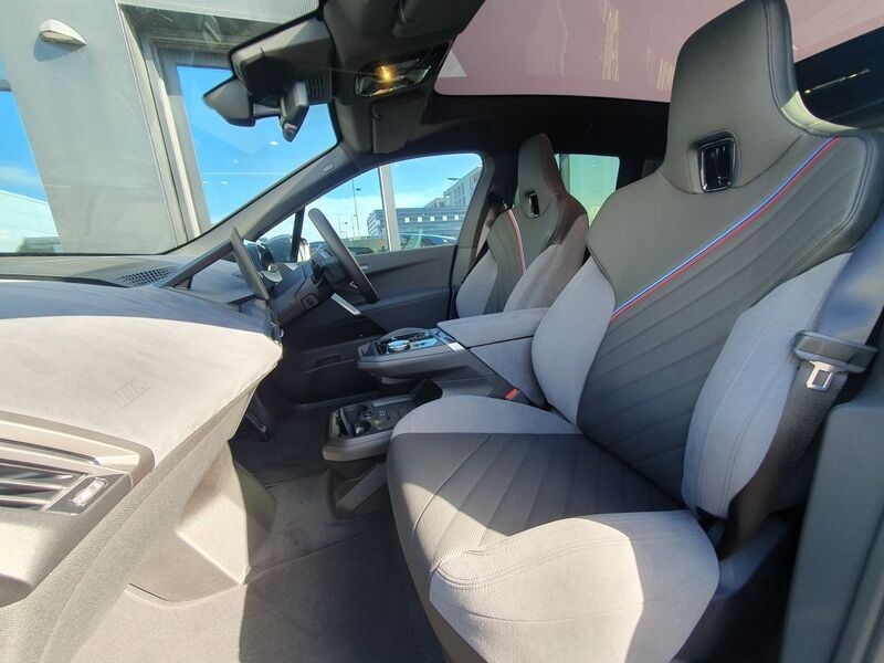 More views of BMW iX