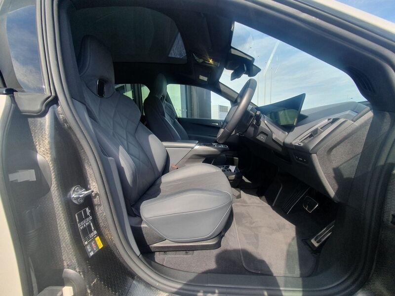 More views of BMW iX