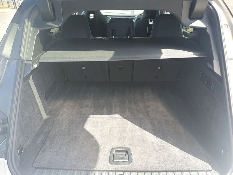 More views of BMW iX