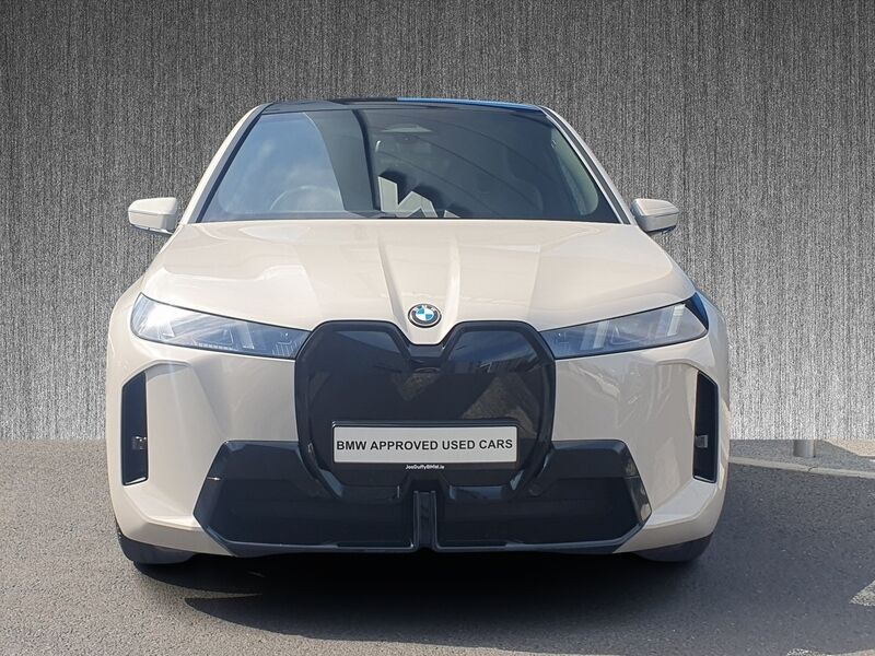 More views of BMW iX