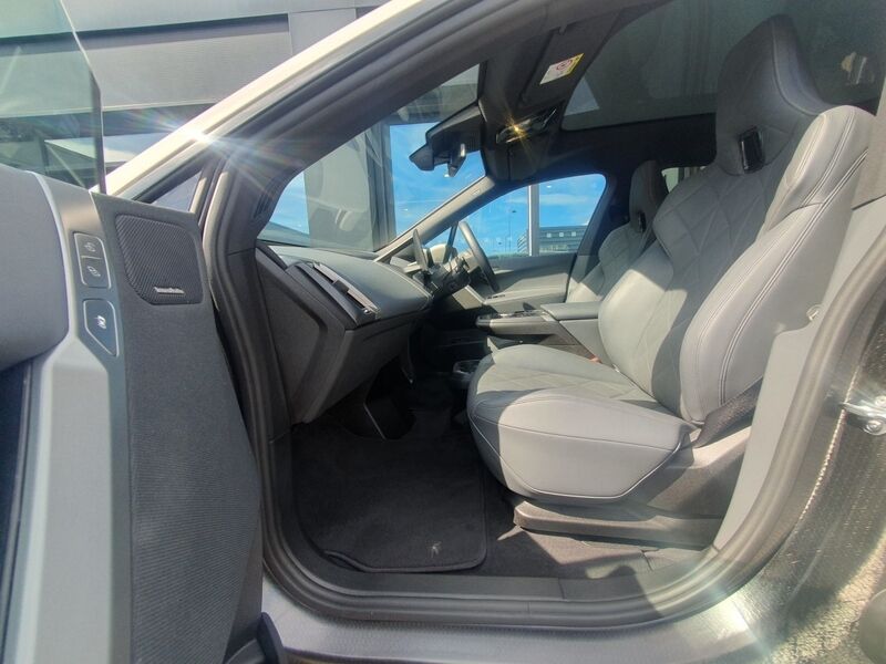 More views of BMW iX