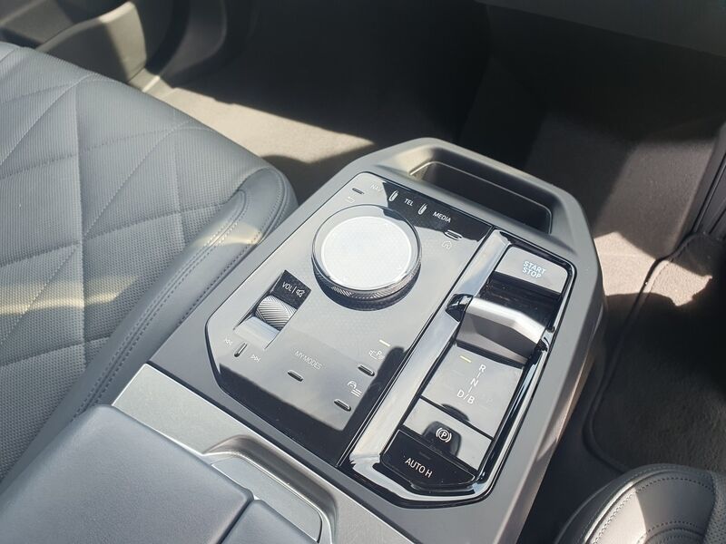 More views of BMW iX