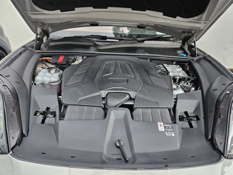 More views of Porsche Cayenne