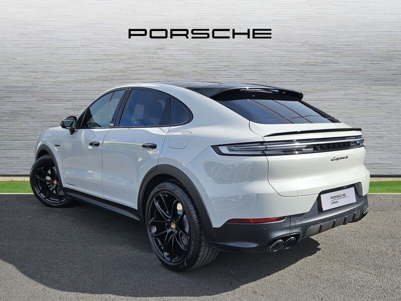 More views of Porsche Cayenne