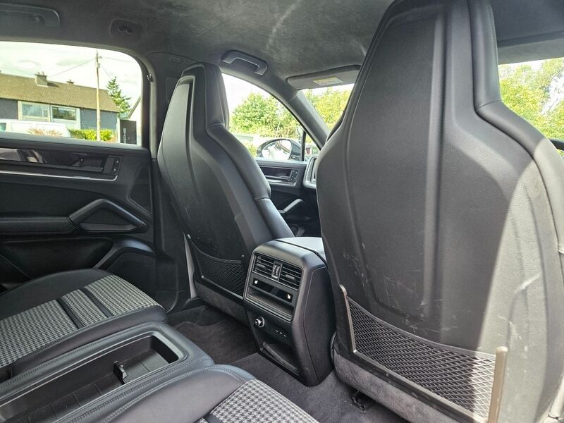 More views of Porsche Cayenne