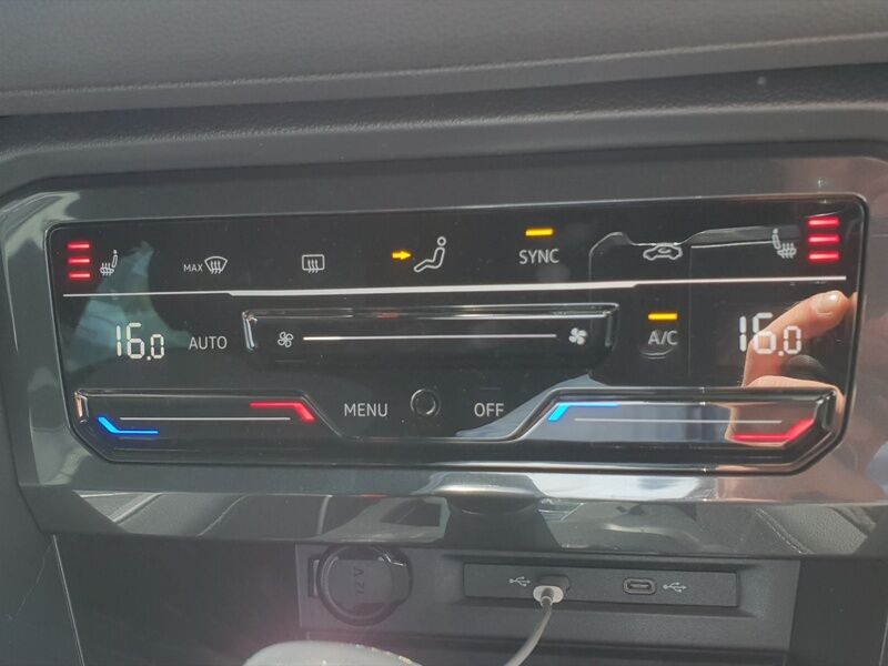 More views of Volkswagen Tiguan