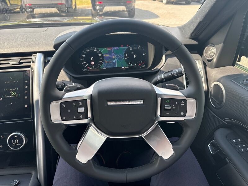 More views of Land Rover Discovery