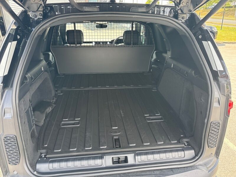 More views of Land Rover Discovery