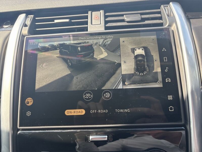 More views of Land Rover Discovery