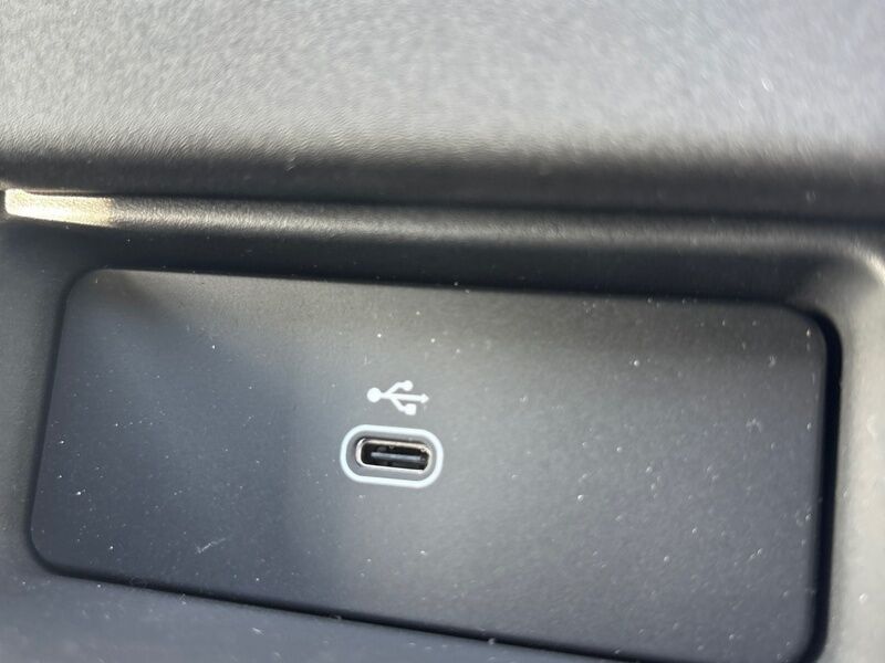 More views of Land Rover Discovery