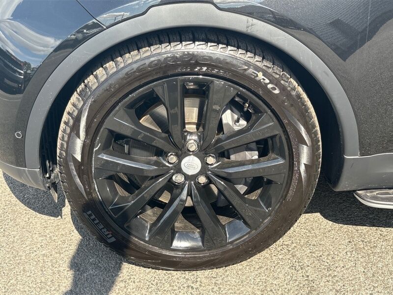 More views of Land Rover Discovery