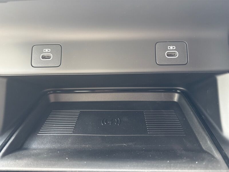 More views of Land Rover Discovery Sport