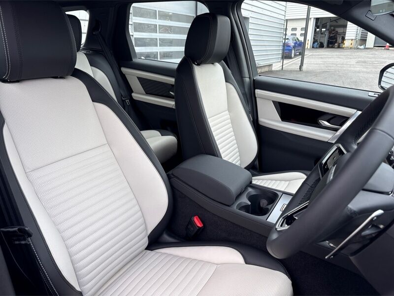 More views of Land Rover Discovery Sport