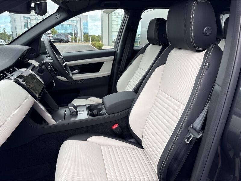 More views of Land Rover Discovery Sport