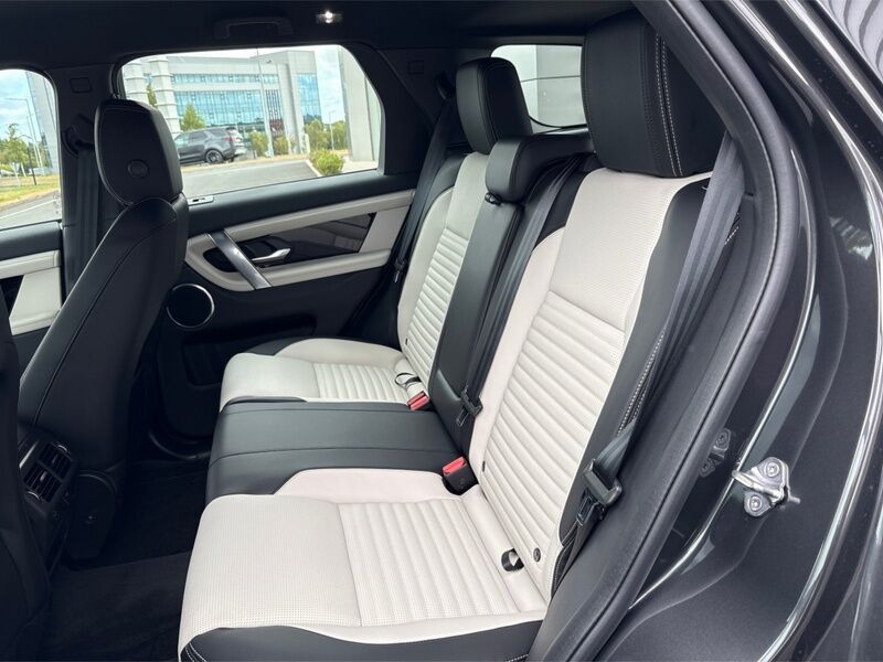 More views of Land Rover Discovery Sport