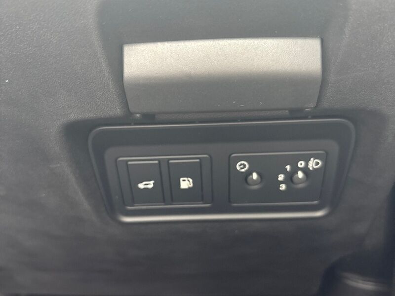 More views of Land Rover Discovery Sport