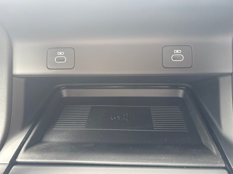 More views of Land Rover Discovery Sport