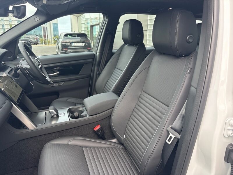 More views of Land Rover Discovery Sport