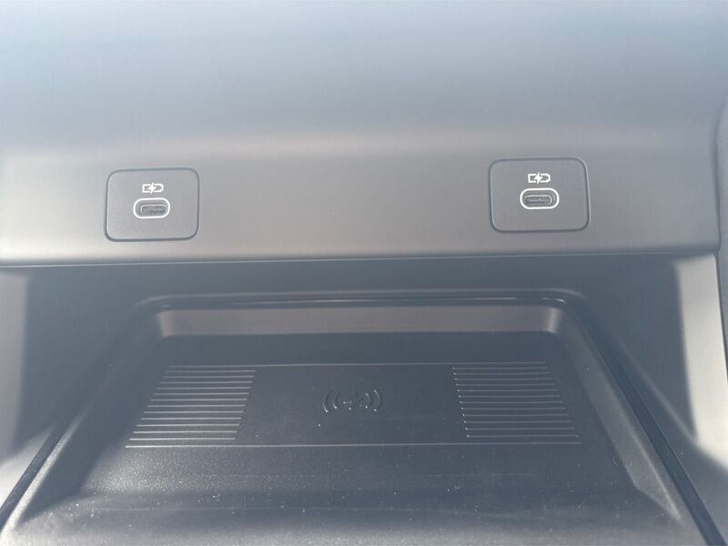 More views of Land Rover Discovery Sport