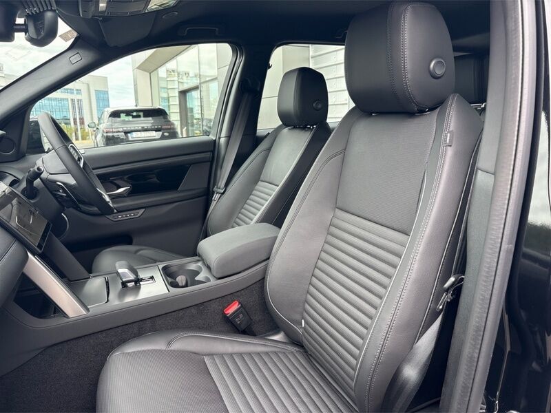 More views of Land Rover Discovery Sport