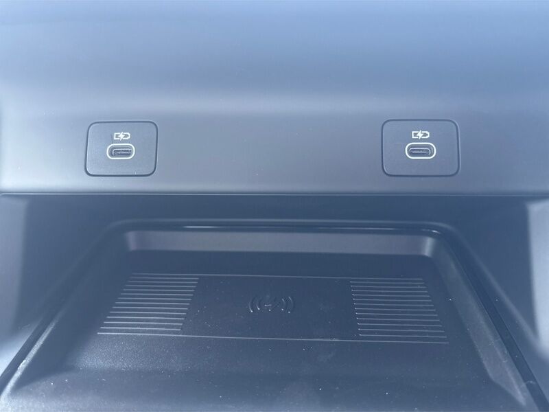 More views of Land Rover Discovery Sport