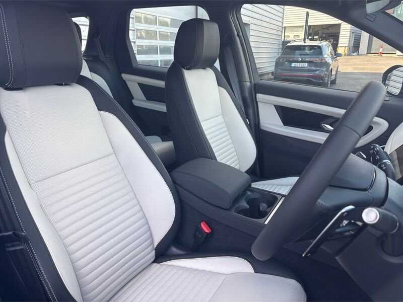 More views of Land Rover Discovery Sport