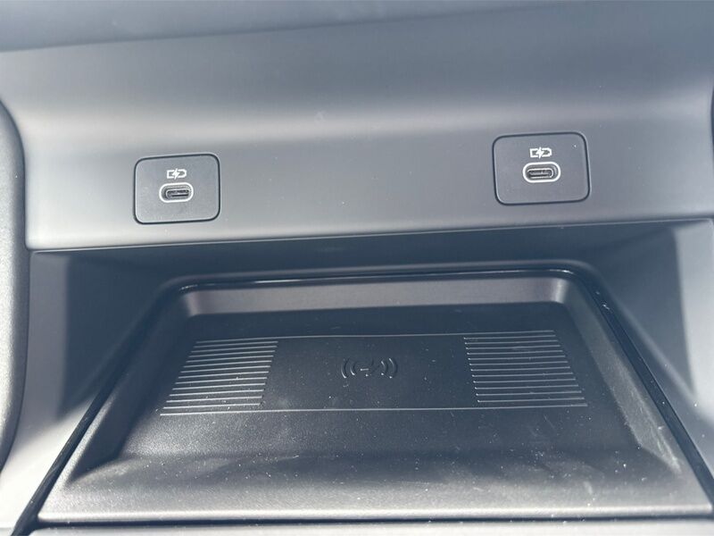 More views of Land Rover Discovery Sport