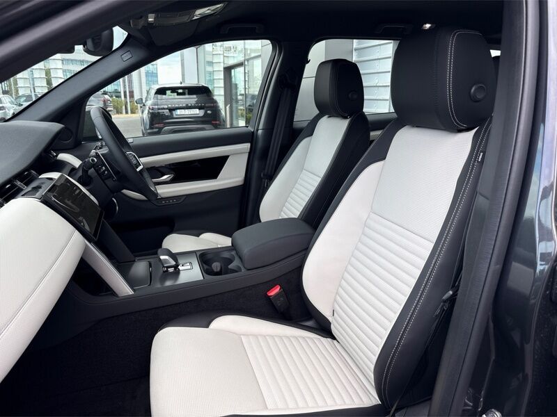 More views of Land Rover Discovery Sport